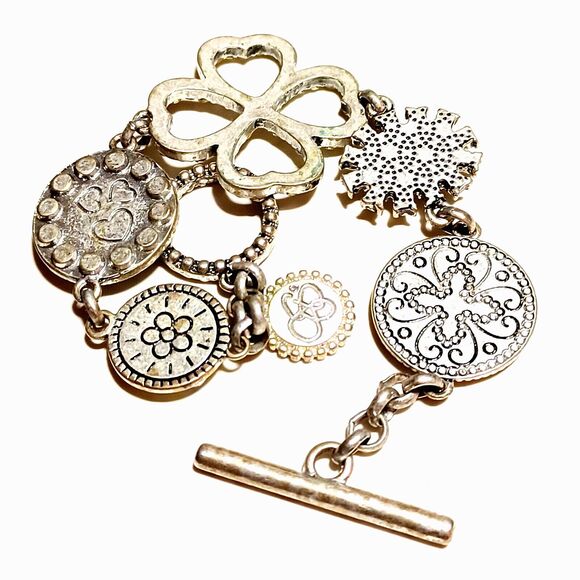 Jessica Simpson Bracelet Chain Clover Silvertone Sand Dollar Disc Star Toggle 7" - Picture 3 of 16